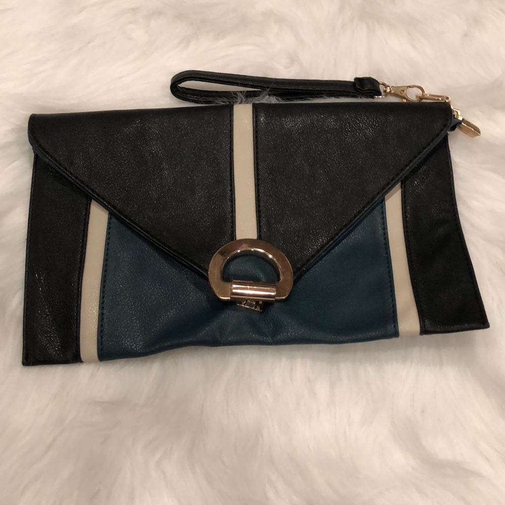 💜Teal and black clutch